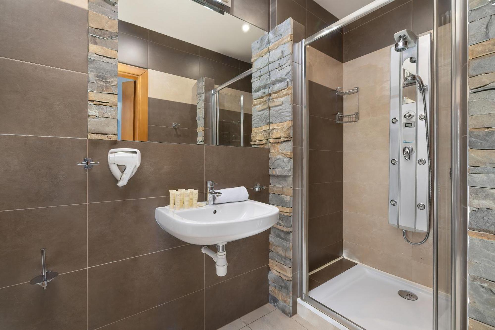 Przestronne Apartamenty W Zakopanem Z Trzema Sypialniami I Parkingiem By Noclegi Renters מראה חיצוני תמונה